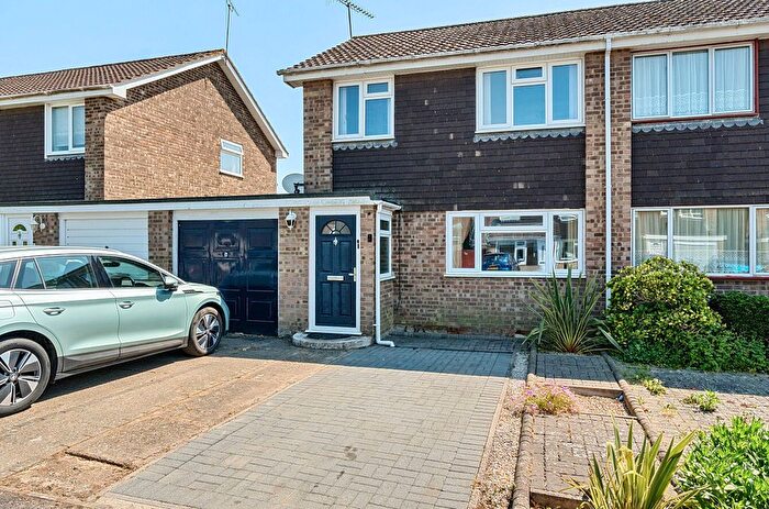 3 Bedroom Semi-Detached House To Rent In Badger Close, Bishopstoke, Hampshire, SO50