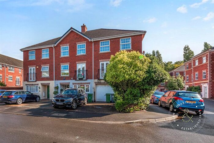 4 Bedroom End Of Terrace House For Sale In Clos Halket, Lansdowne Gardens, Canton, Cardiff, CF11