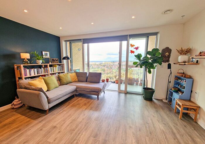 2 Bedroom Flat For Sale In Moorhen Drive, Hawfinch House, NW9