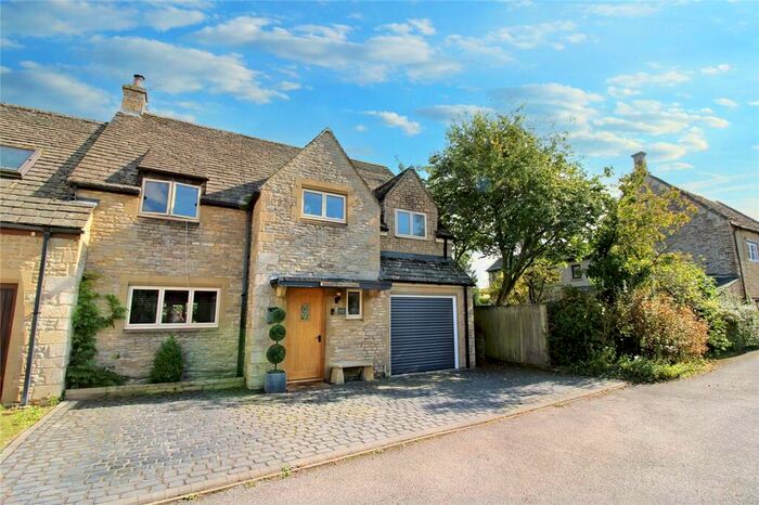 4 Bedroom Link Detached House For Sale In High Street, Kempsford, Gloucestershire, GL7