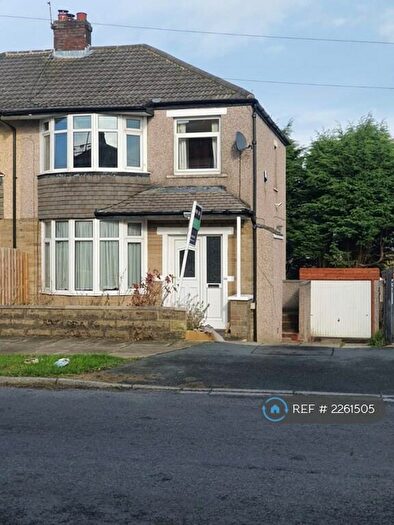 3 Bedroom Semi-Detached House To Rent In Kenley Parade, Bradford, BD7