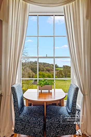 2 Bedroom Flat For Sale In Marley Head, South Brent, Devon, TQ10