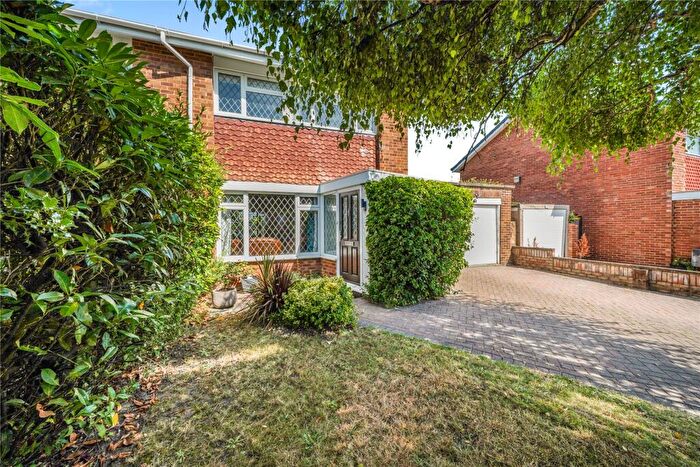 3 Bedroom Semi-Detached House For Sale In Malthouse Lane, West End, Woking, GU24