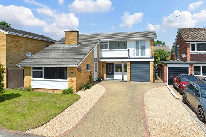 3 Bedroom Detached House For Sale In Brookside, Cranleigh, GU6