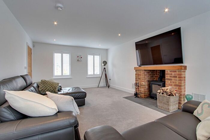 4 Bedroom Detached House For Sale In Poplar Fields Drive, Walton Highway, PE14