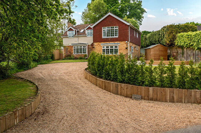 4 Bedroom Detached House For Sale In Braishfield Road, Braishfield, Romsey, Hampshire, SO51