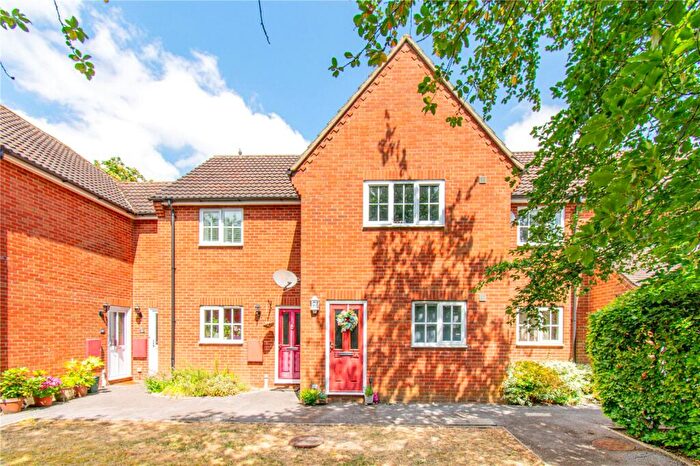 2 Bedroom Maisonette For Sale In St. Thomas Court, Thatcham, Berkshire, RG18