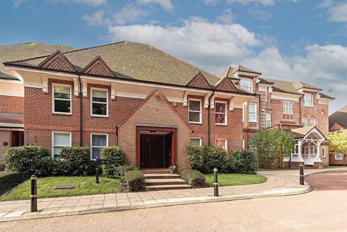 2 Bedroom Flat To Rent In Birklands Park, London Road, St. Albans, AL1