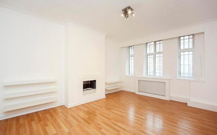 2 Bedroom Flat To Rent In Baker Street, Marylebone, London, W1U