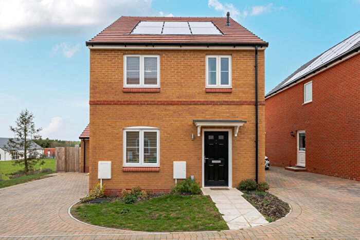 3 Bedroom Detached House For Sale In Recreation Avenue, Upper Stondon, Central Bedfordshire, SG16