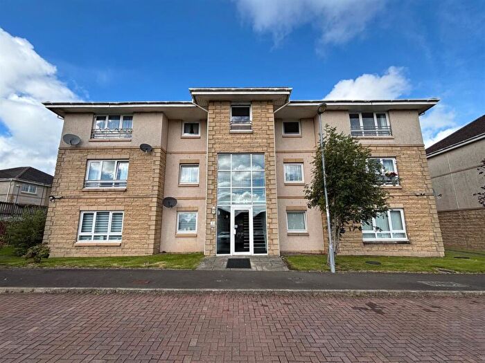 2 Bedroom Flat To Rent In Millhall Court, Plains, ML6