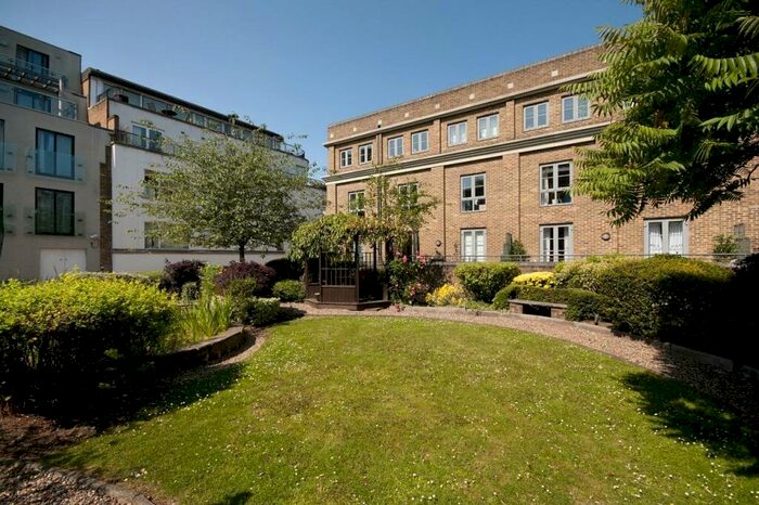 2 Bedroom Flat To Rent In Moore Court, Anderson Square, N1