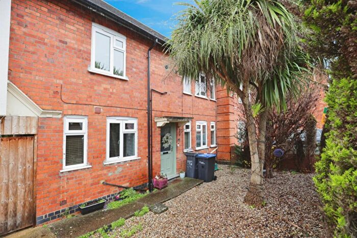 3 Bedroom Terraced House For Sale In Carlton Road, Northampton, NN2