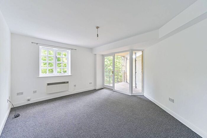 2 Bedroom Flat To Rent In Elizabeth Fry Place, Woolwich, London, SE18