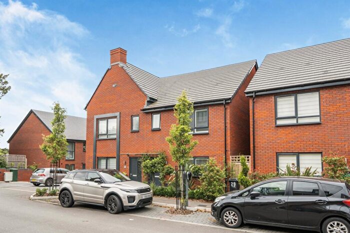 3 Bedroom Semi-Detached House For Sale In Sika Gardens, Enfield, EN2