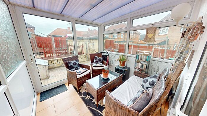 3 Bedroom Semi-Detached House For Sale In Brookwood Drive, Meir, Stoke-On-Trent, ST3
