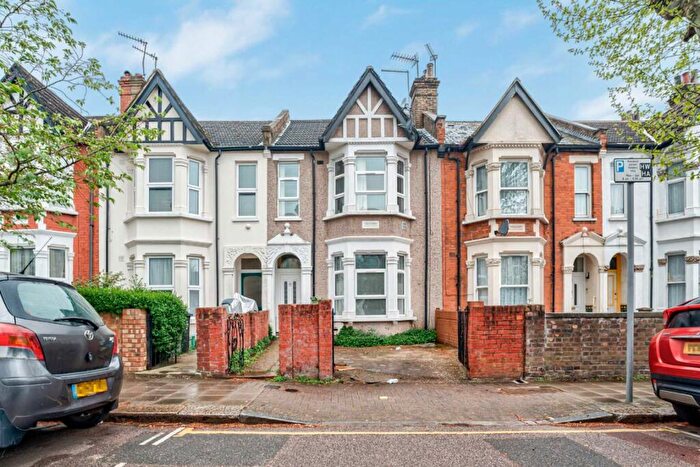 2 Bedroom Flat For Sale In St. Johns Avenue, Harlesden, NW10