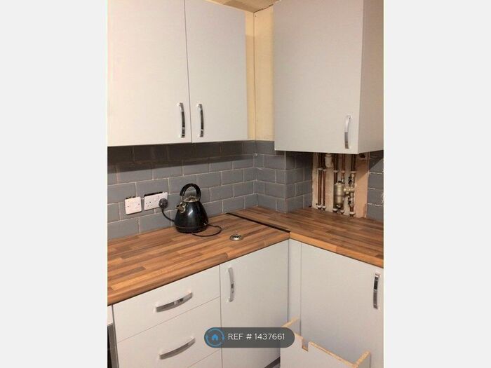 2 Bedroom Semi-Detached House To Rent In Sandford Close, Hull, HU7