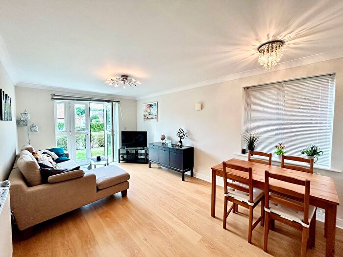 1 Bedroom Flat To Rent In Periwood Crescent, Perivale, Greenford, UB6
