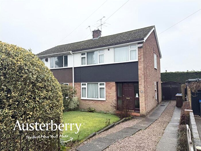 3 Bedroom Semi-Detached House For Sale In William Close, Forsbrook, Stoke-On-Trent, ST11