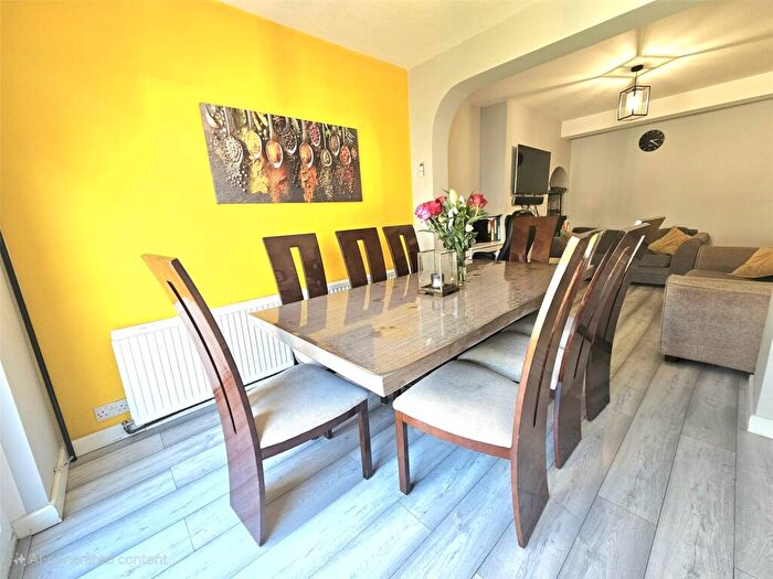5 Bedroom Semi-Detached House To Rent In Trent Avenue, Upminster, RM14