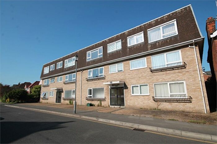 2 Bedroom Flat To Rent In Old Road, Frinton-On-Sea, CO13