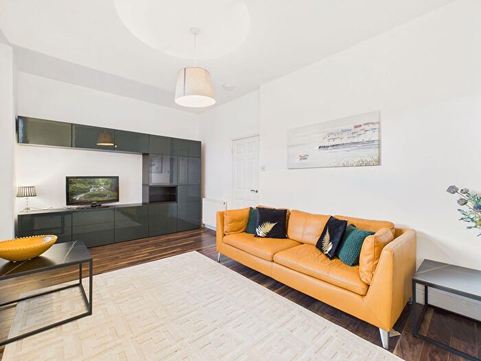 2 Bedroom Flat For Sale In Beacon Street, Low Fell, Gateshead, NE9