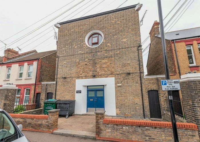 Studio To Rent In Bloxhall Road, London, E10