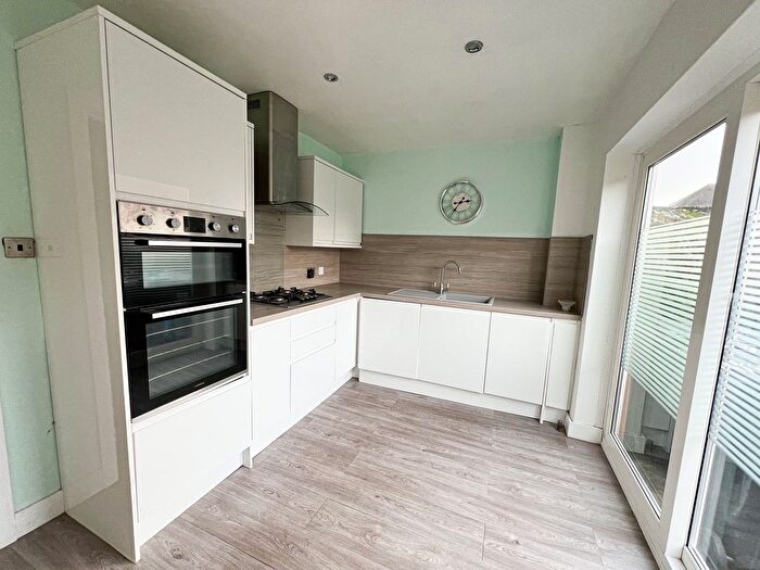 3 Bedroom Terraced House To Rent In Duddon Grove, Hull, HU8