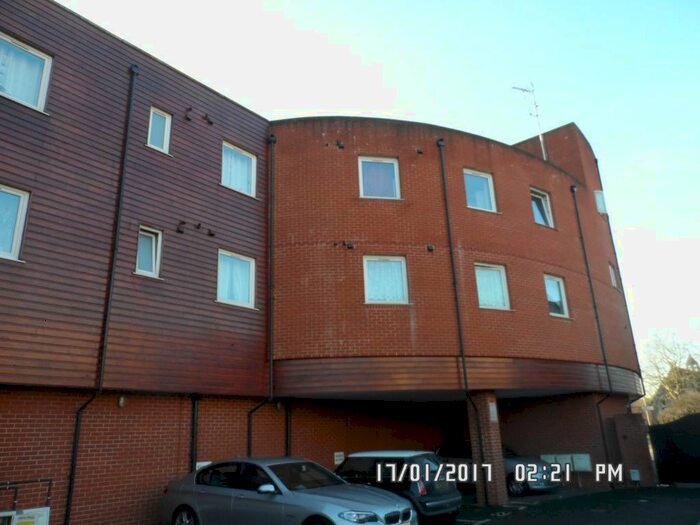 1 Bedroom Flat To Rent In Chalvey Road West, Slough, SL1