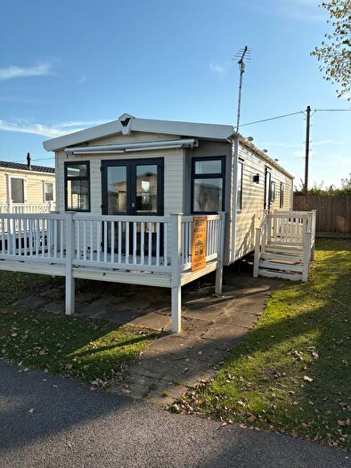 2 Bedroom Mobile/park Home For Sale In Plough Road, Eastchurch, Sheerness, ME12