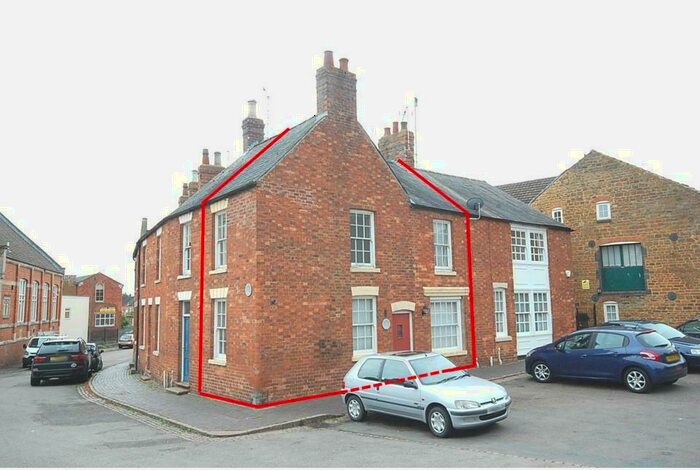 2 Bedroom Cottage To Rent In With Private Parking Market Hill, Rothwell, Kettering, NN14