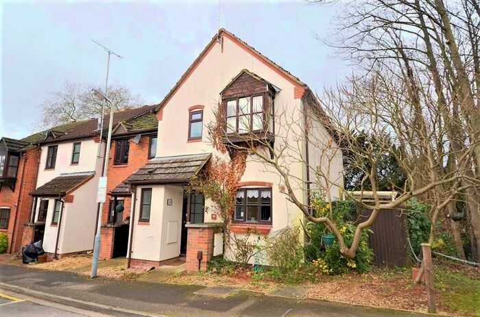 3 Bedroom Semi-Detached House To Rent In Pages Lane, Uxbridge, UB8