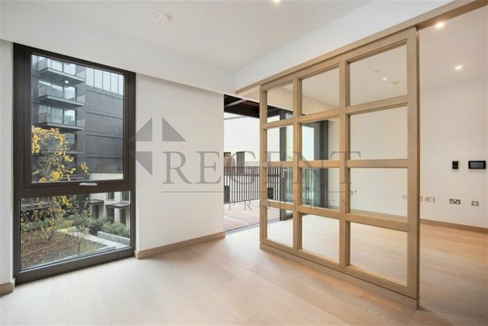 Studio To Rent In Legacy Building, Viaduct Gardens, SW11