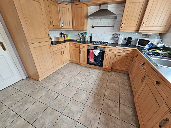 3 Bedroom House To Rent In Mansion Gate Square, Leeds, LS7