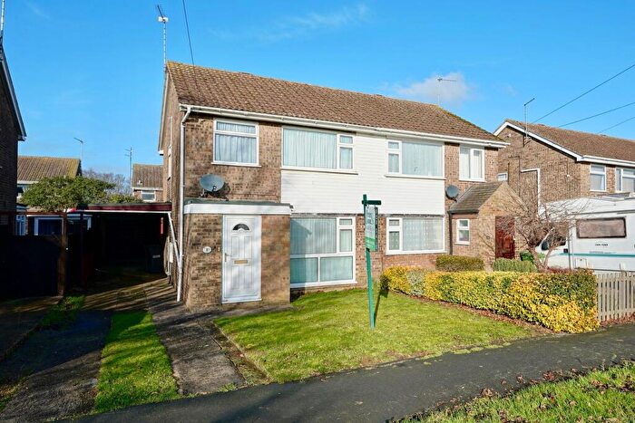 3 Bedroom Semi Detached House For Sale In Coppins Close, Sawtry, Huntingdon, PE28
