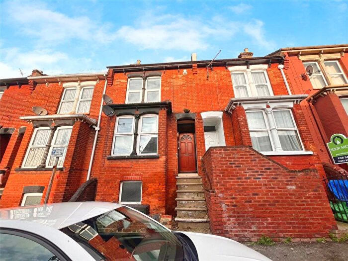 2 Bedroom Terraced House To Rent In Hillside Road, Chatham, Kent, ME4