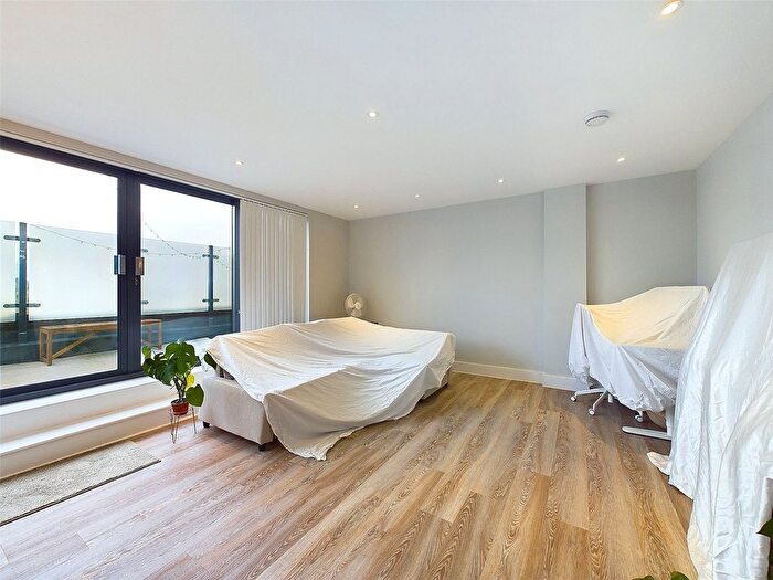 1 Bedroom Flat To Rent In Lower Richmond Road, Kew, Richmond, TW9