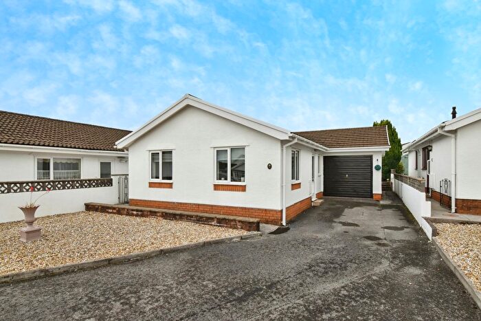 3 Bedroom Detached House For Sale In Llwyn Y Bryn, Ammanford, Carmarthenshire, SA18