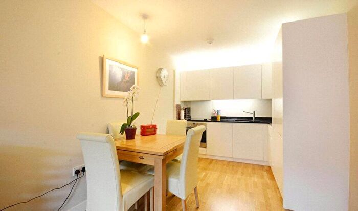 1 Bedroom Flat To Rent In Amelia Street, Elephant And Castle, London, SE17