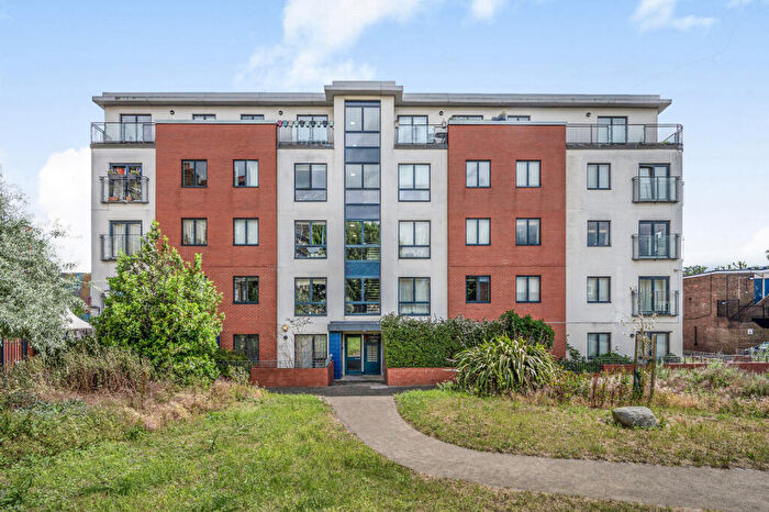 2 Bedroom Apartment For Sale In Dibden Street, London, N1