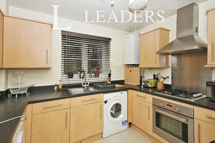 2 Bedroom Apartment To Rent In Brosse Way, Bromley, BR2
