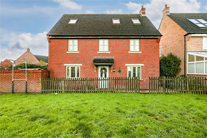 4 Bedroom Detached House For Sale In Kerrison Close, Lidlington, Bedfordshire, MK43