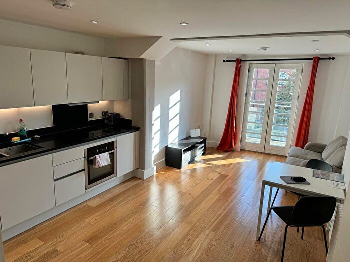 1 Bedroom Apartment To Rent In Redcliffe Backs, Bristol, BS1