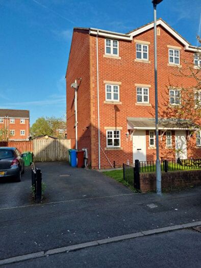 4 Bedroom Town House To Rent In Cobden Street, Manchester, M9