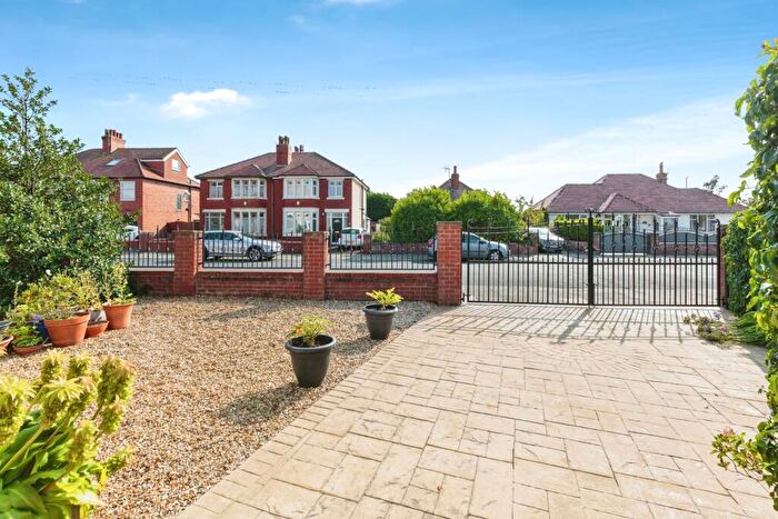 2 Bedroom Detached House For Sale In Lawrence Avenue, Lytham St. Annes, Lancashire, FY8