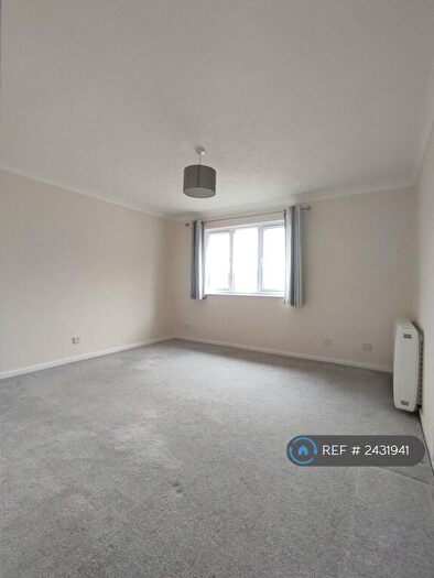 1 Bedroom Flat To Rent In Waterside Drive, Chichester, PO19
