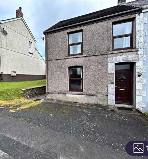 3 Bedroom Semi-Detached House To Rent In Heol Y Banc, Bancffosfelen, Llanelli, SA15