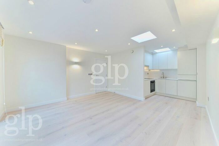 1 Bedroom Flat To Rent In William Iv Street, Covent Garden, WC2N