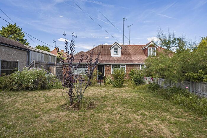 3 Bedroom Bungalow For Sale In Maidstone Road, Borough Green, Sevenoaks, TN15